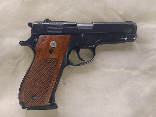 USED SMITH + WESSON 39-2 9MM 4IN 8 SHOT BLUED -    NOT LEGAL FOR SALE IN CA